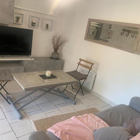 Charmante Maison Avec Piscine グルドン エクステリア 写真