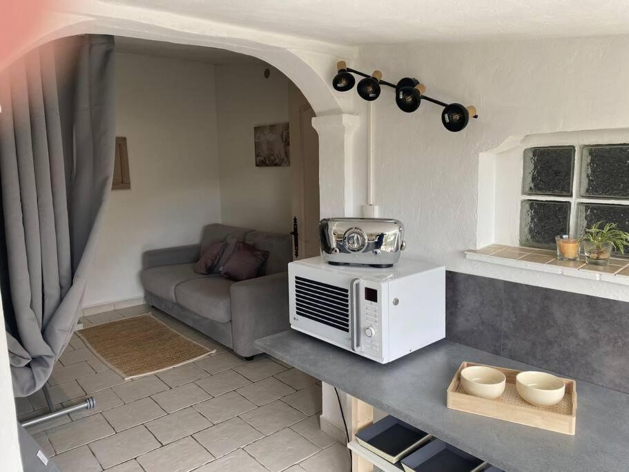 Charmante Maison Avec Piscine グルドン エクステリア 写真