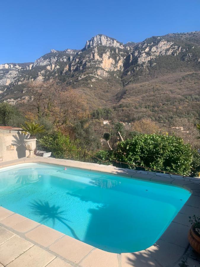 Charmante Maison Avec Piscine グルドン エクステリア 写真