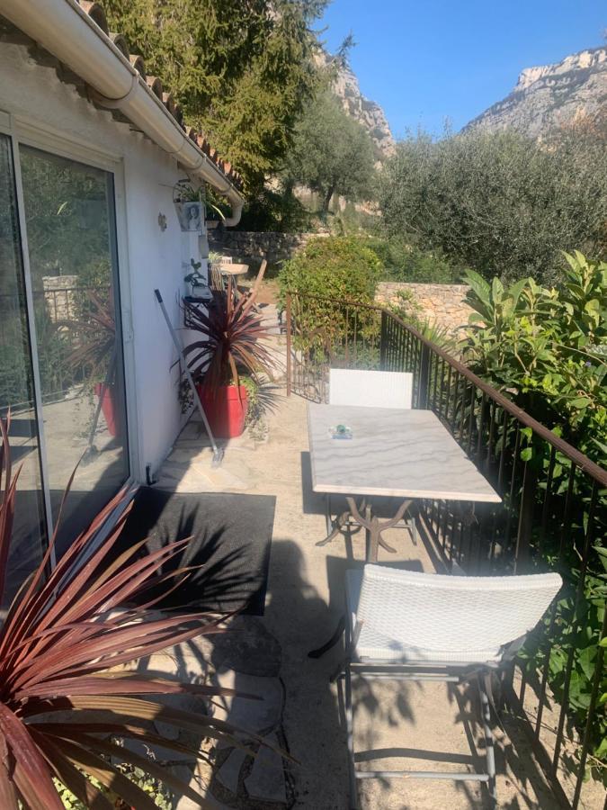 Charmante Maison Avec Piscine グルドン エクステリア 写真